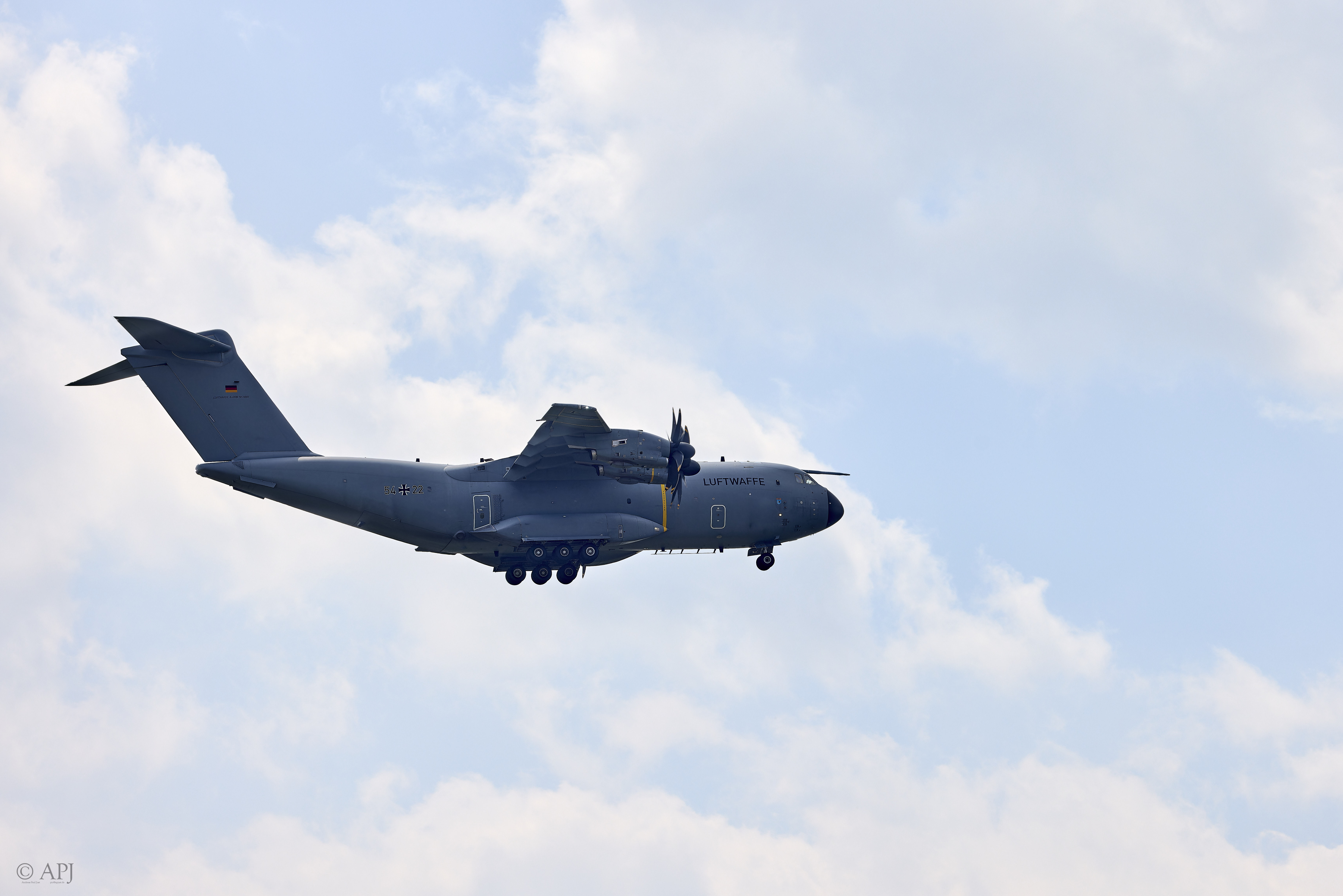 276 APJ A7A0766 CR3  DX3