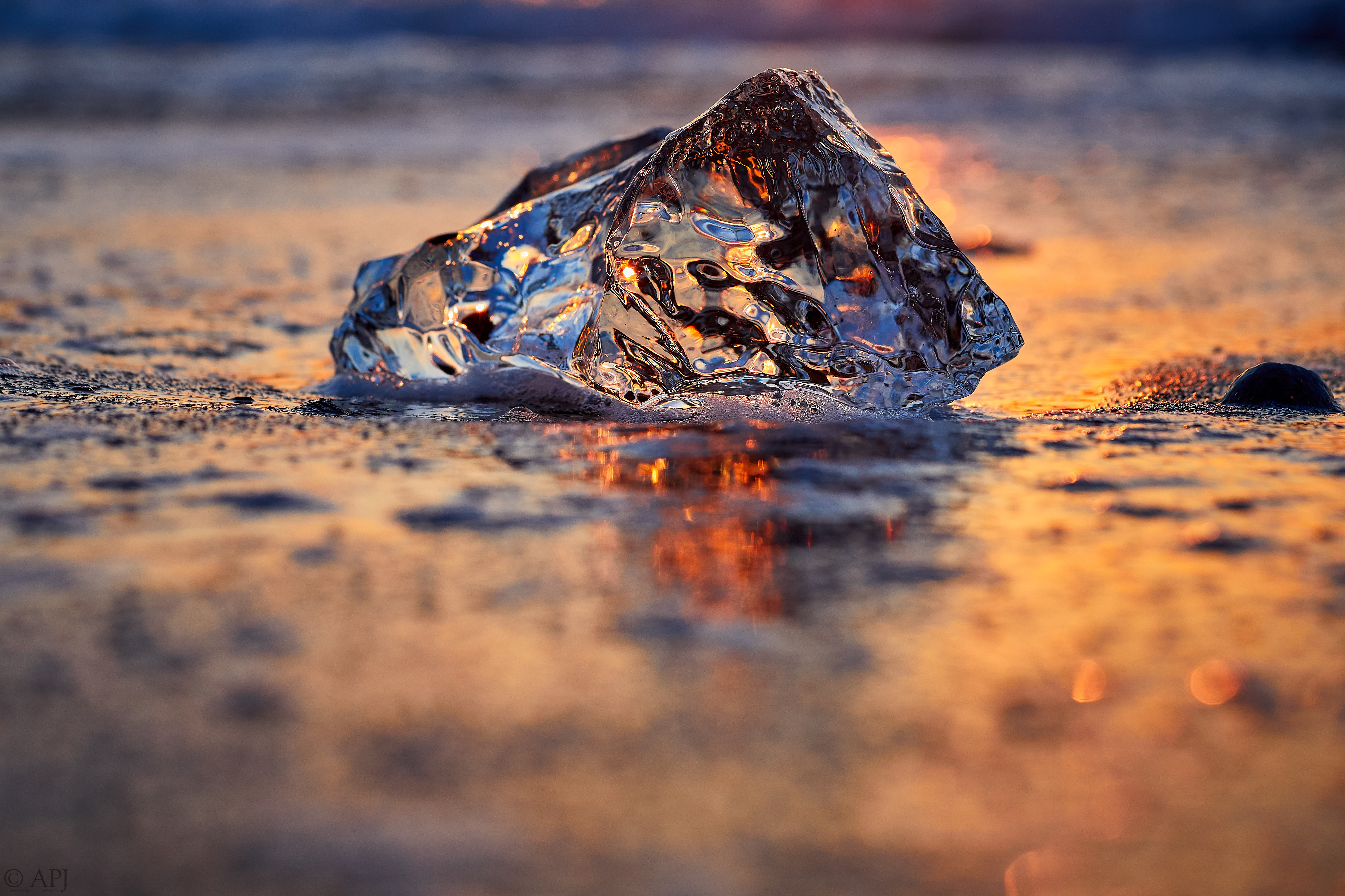 1206  073053000741 APJ 5543